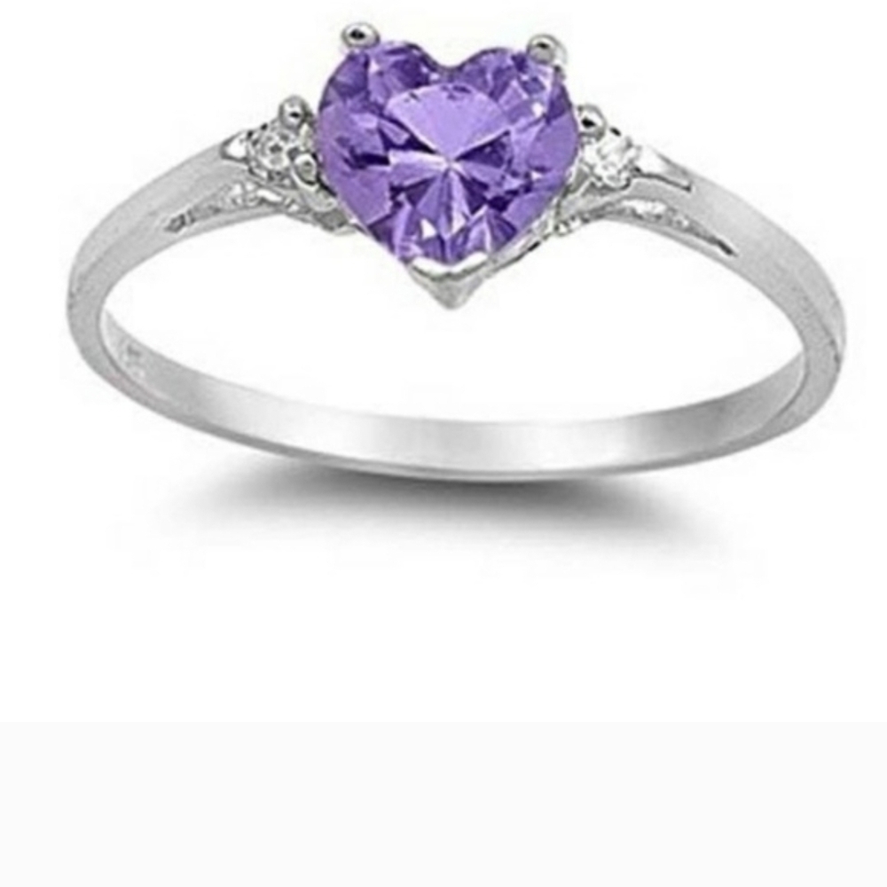 NWOT Heart-Shaped Ring